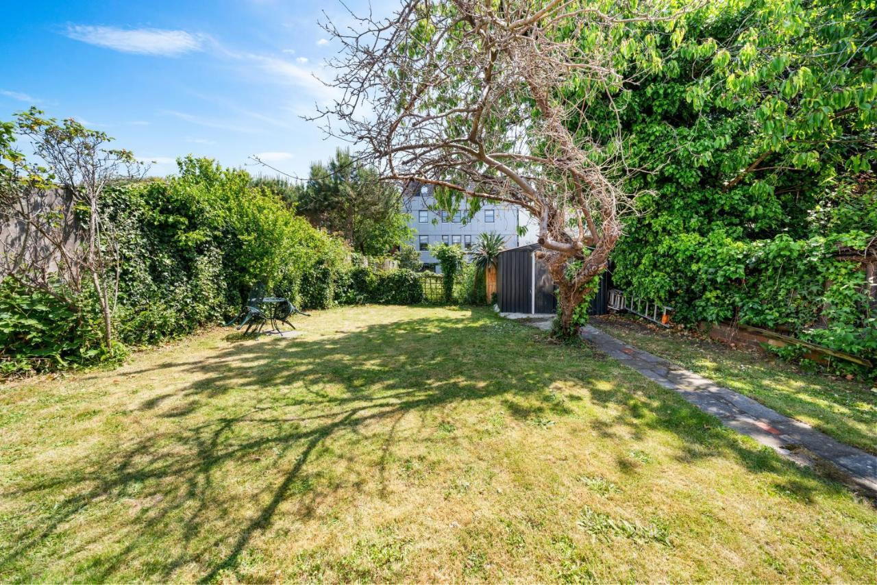 Lovely Garden Apartment In Wimbledon Town Centre With Private Parking By Wimbledon Holiday Lets Лондон Екстер'єр фото