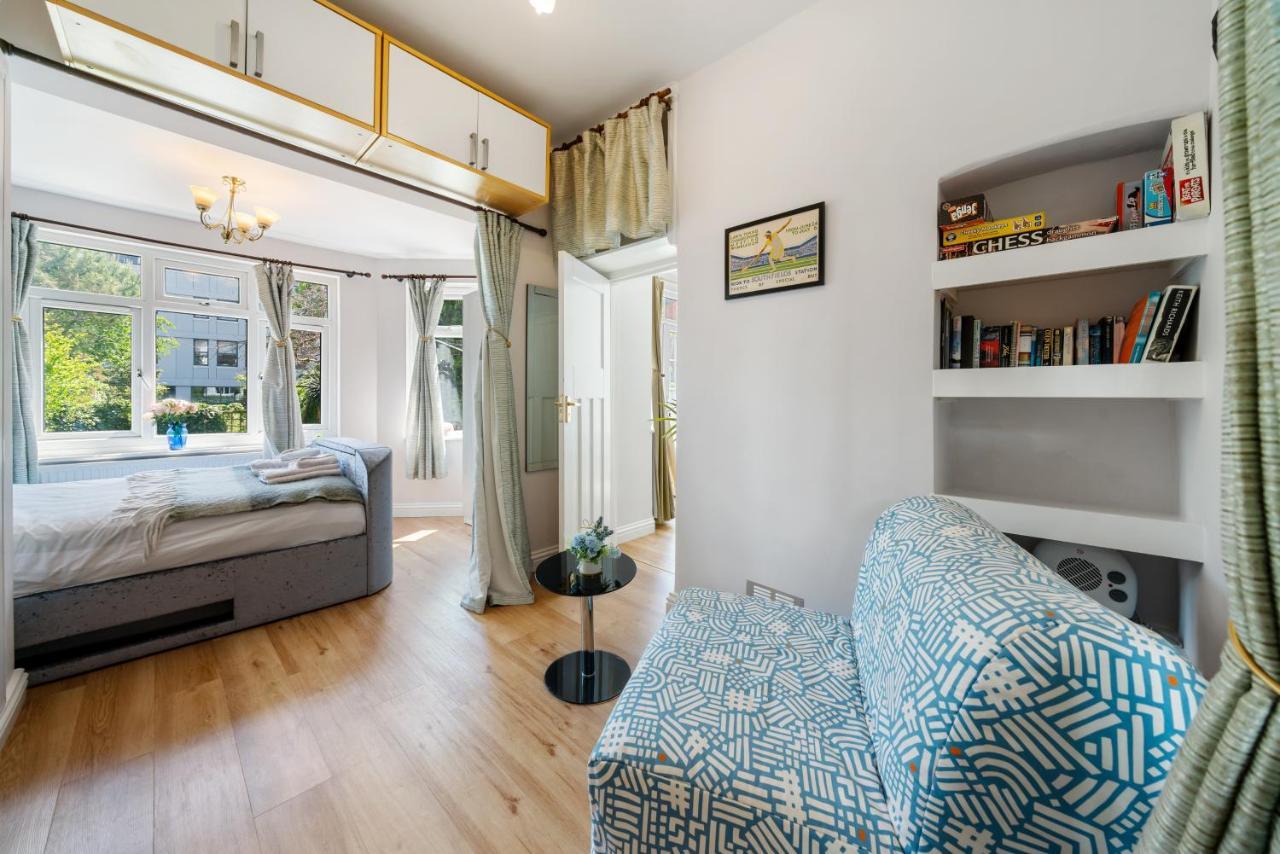 Lovely Garden Apartment In Wimbledon Town Centre With Private Parking By Wimbledon Holiday Lets Лондон Екстер'єр фото