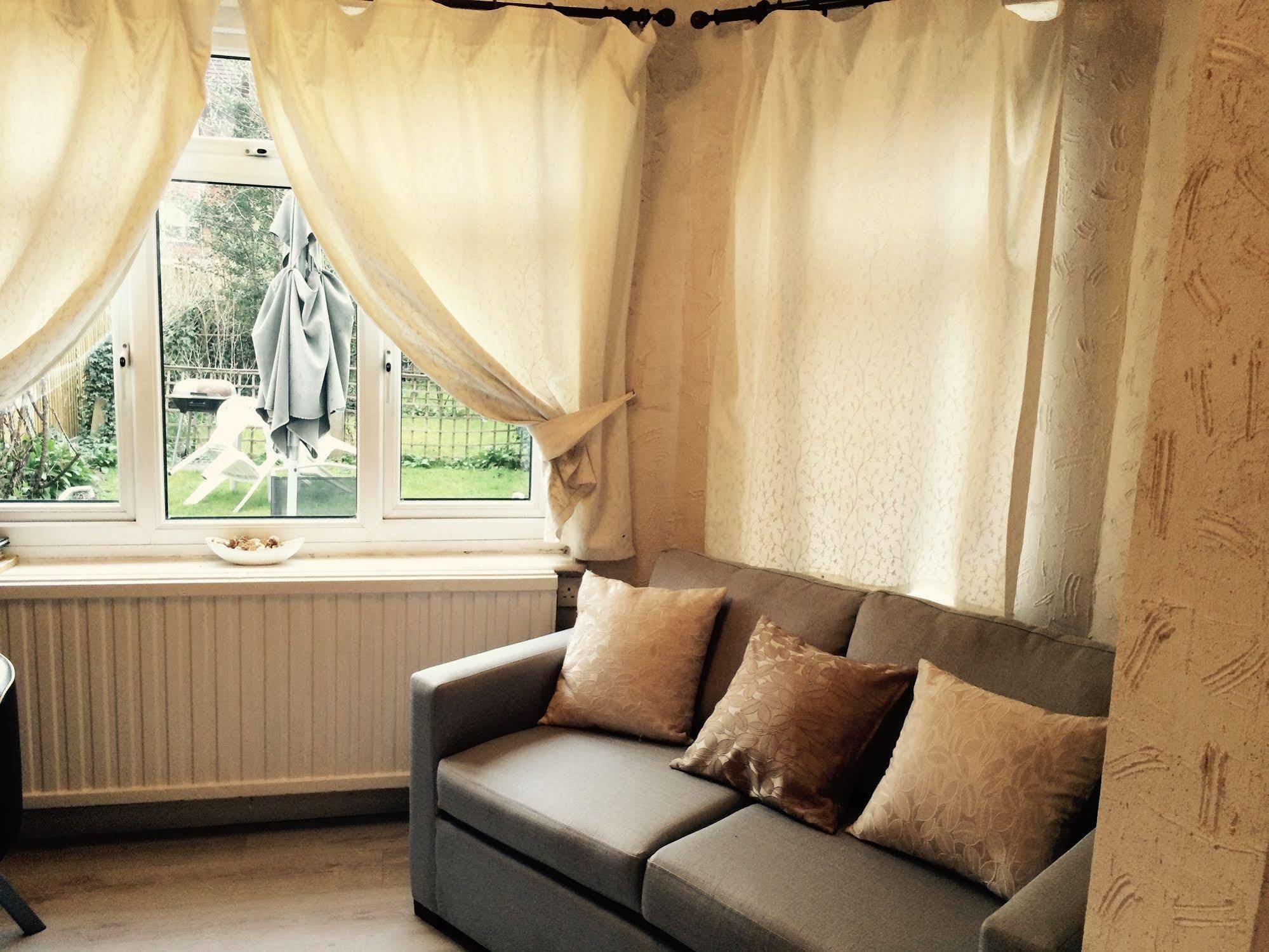 Lovely Garden Apartment In Wimbledon Town Centre With Private Parking By Wimbledon Holiday Lets Лондон Екстер'єр фото